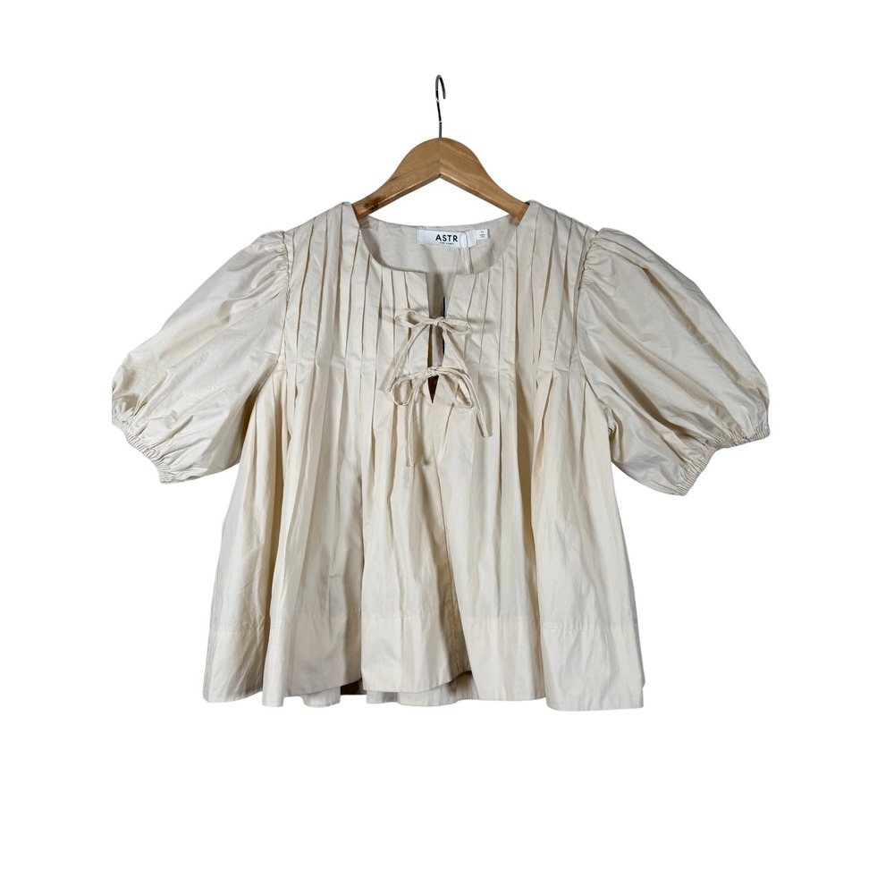 New ASTR The Label Pleated Puff Sleeve Top Medium Off White Tie Front Boho - Picture 3 of 10